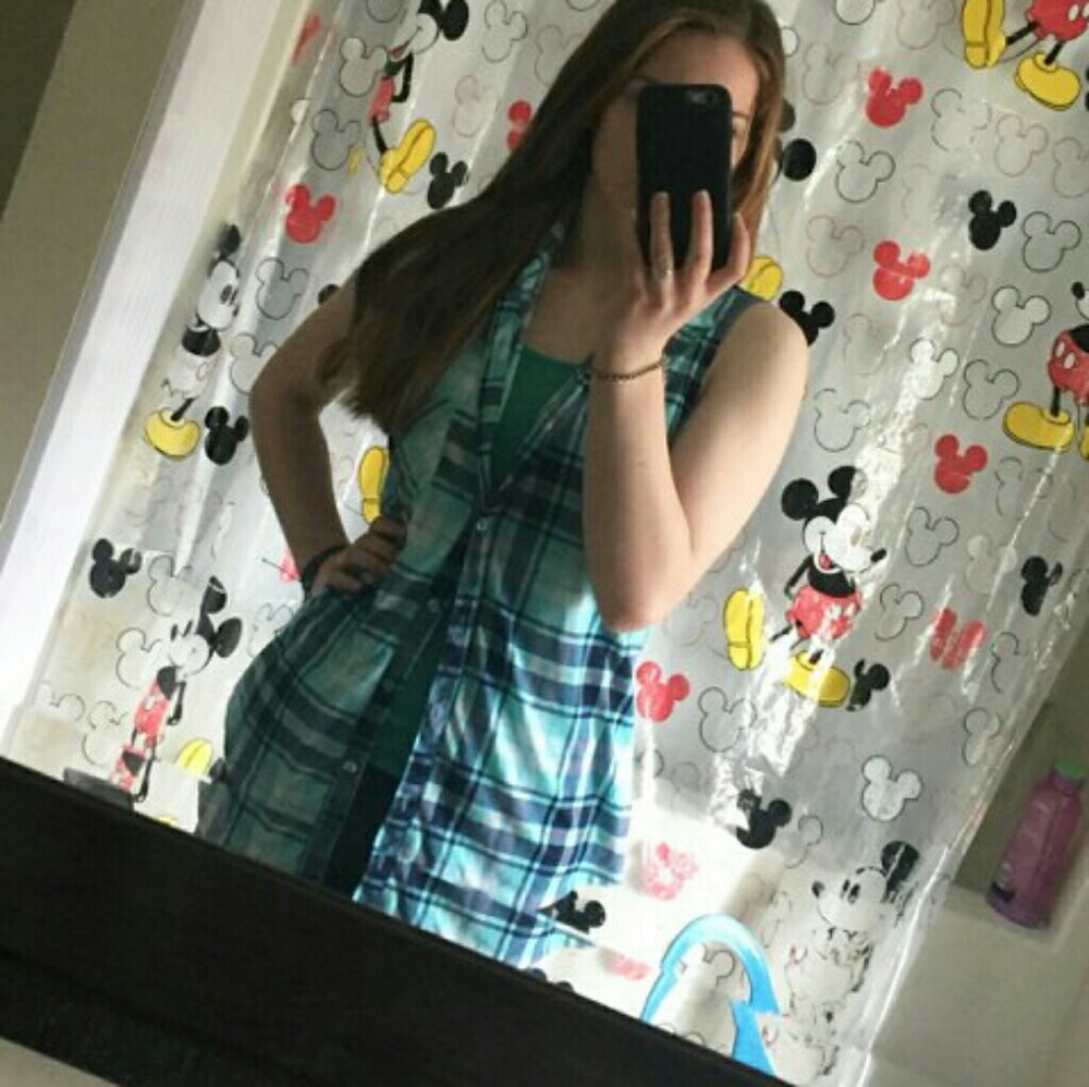 Sleeveless Flannel Button-up